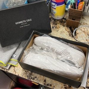 Kenneth Cole - Kam Sneaker - Size 12 - White (Blanco)